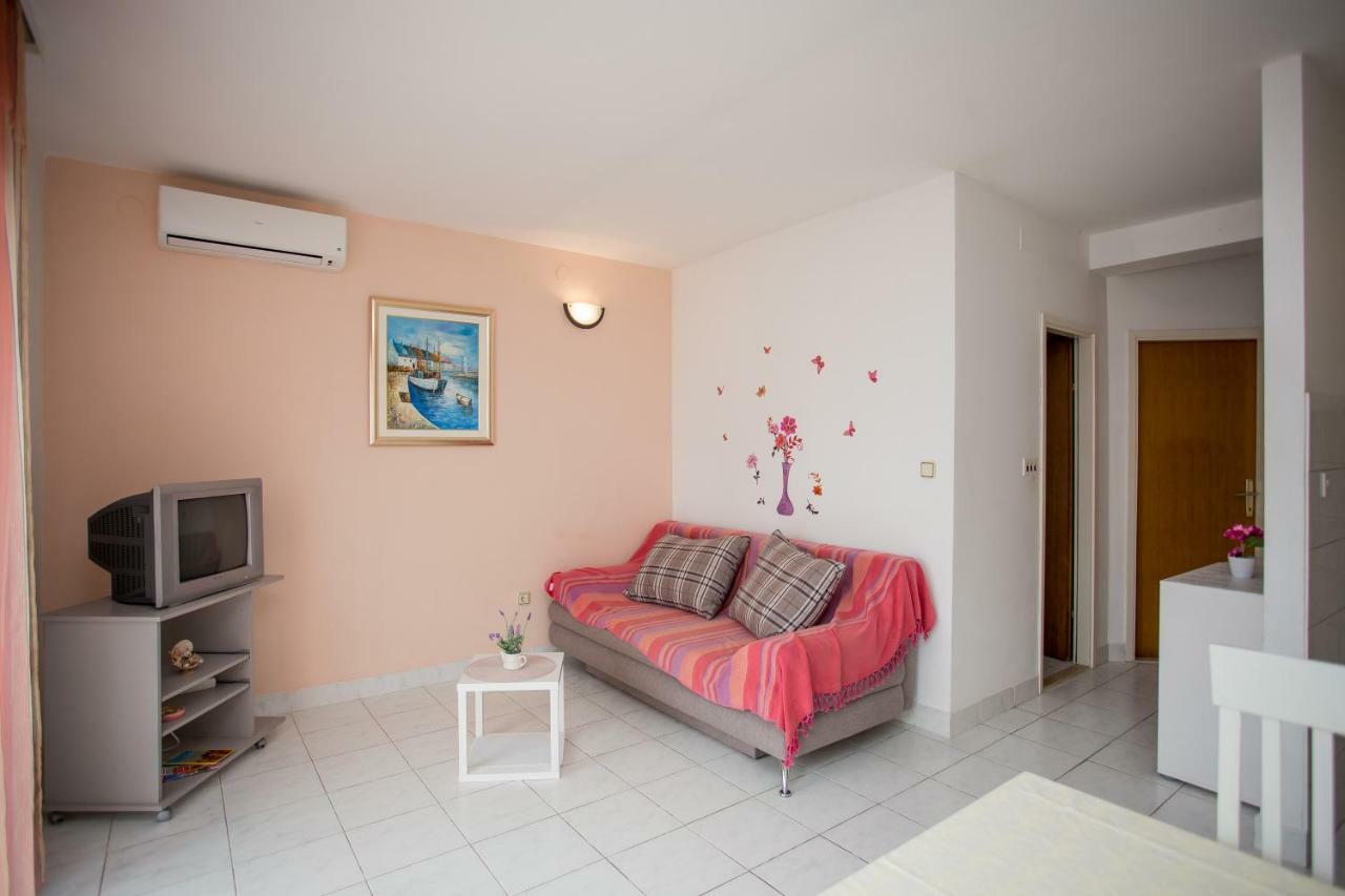 Apartments Gloria พรีมอชเตน ภายนอก รูปภาพ