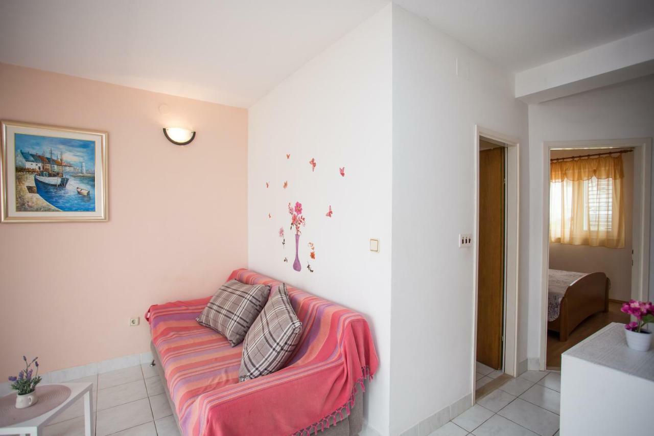 Apartments Gloria พรีมอชเตน ภายนอก รูปภาพ